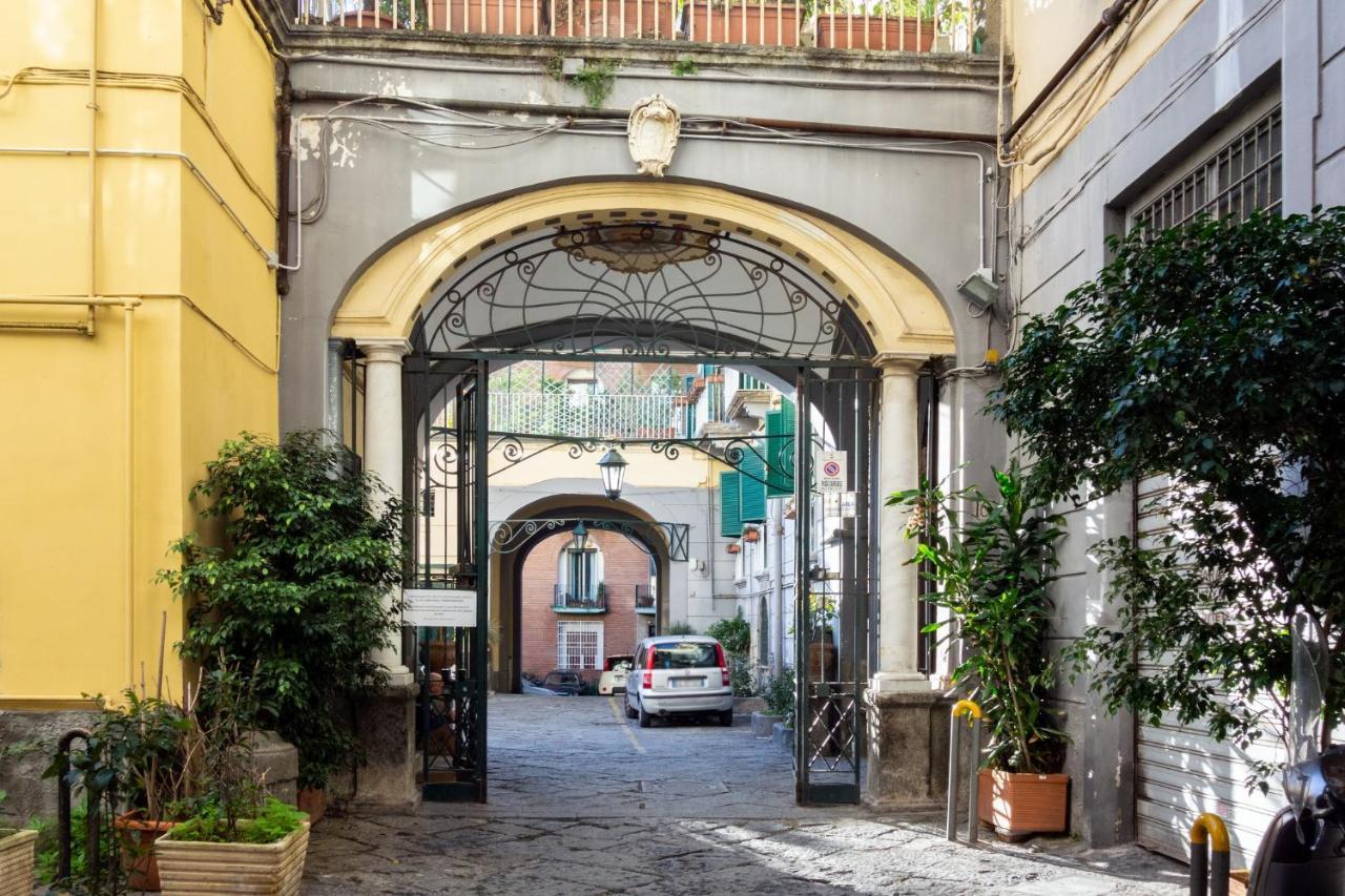 Baru In Chiaia Bed & Breakfast Naples Exterior photo