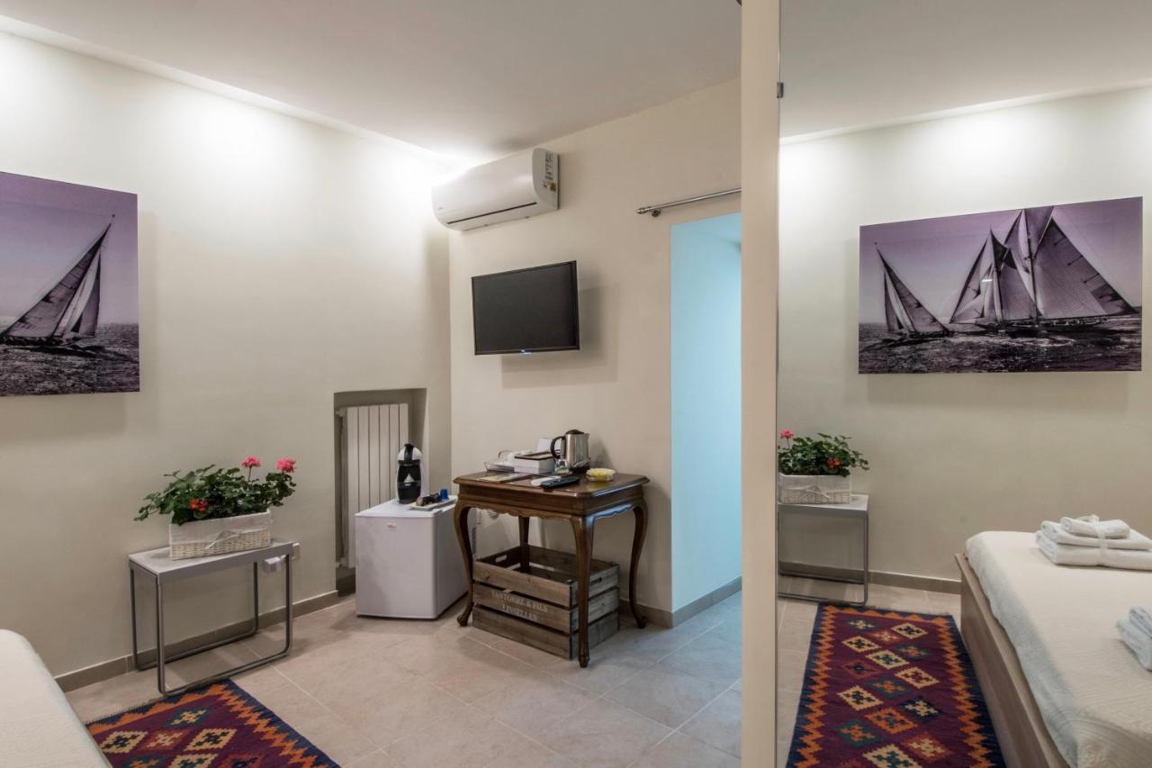 Baru In Chiaia Bed & Breakfast Naples Exterior photo