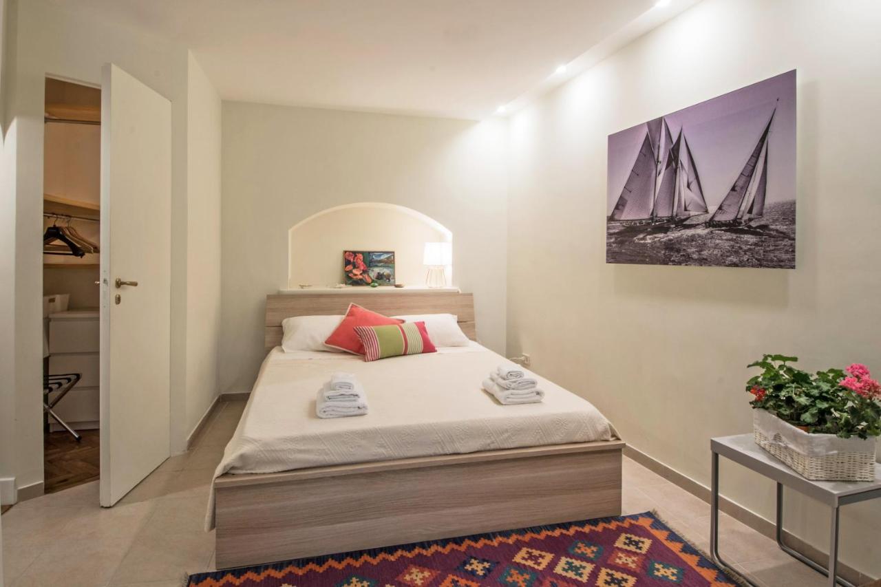Baru In Chiaia Bed & Breakfast Naples Exterior photo